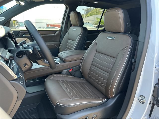 New 2026 GMC Acadia Denali Ultimate w/ LPO, Floor Liner Package AWD/4WD image 25