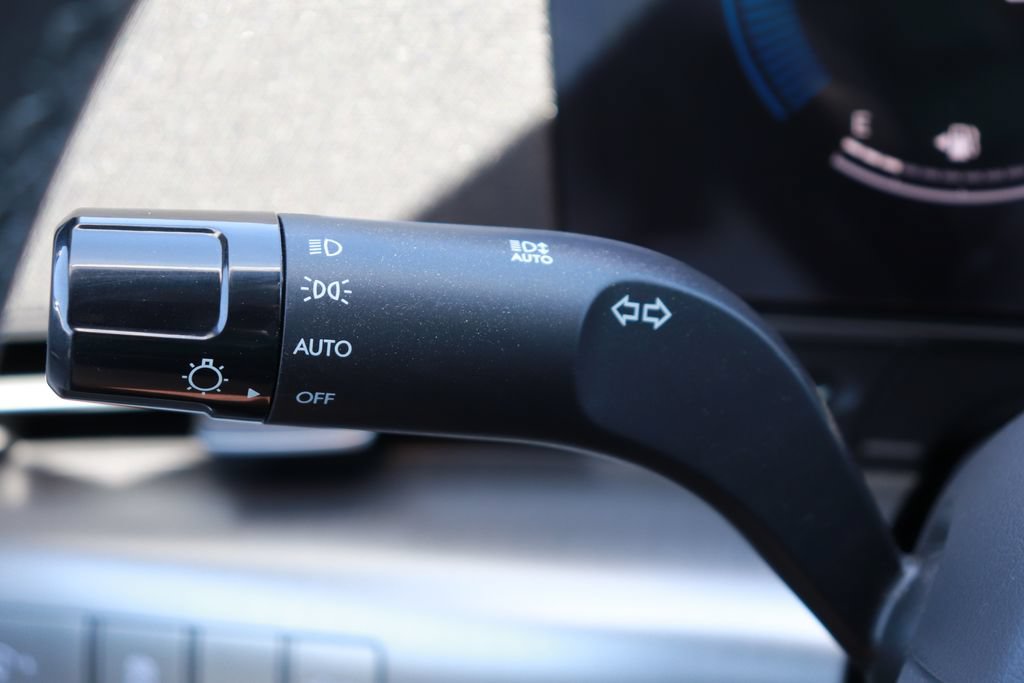 Used 2026 Hyundai Kona SEL Premium FWD image 25