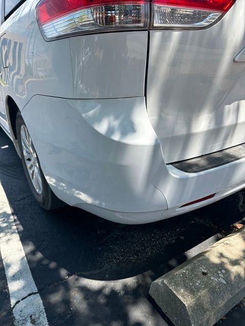 Used 2011 Toyota Sienna XLE w/ Entertainment Pkg FWD image 18