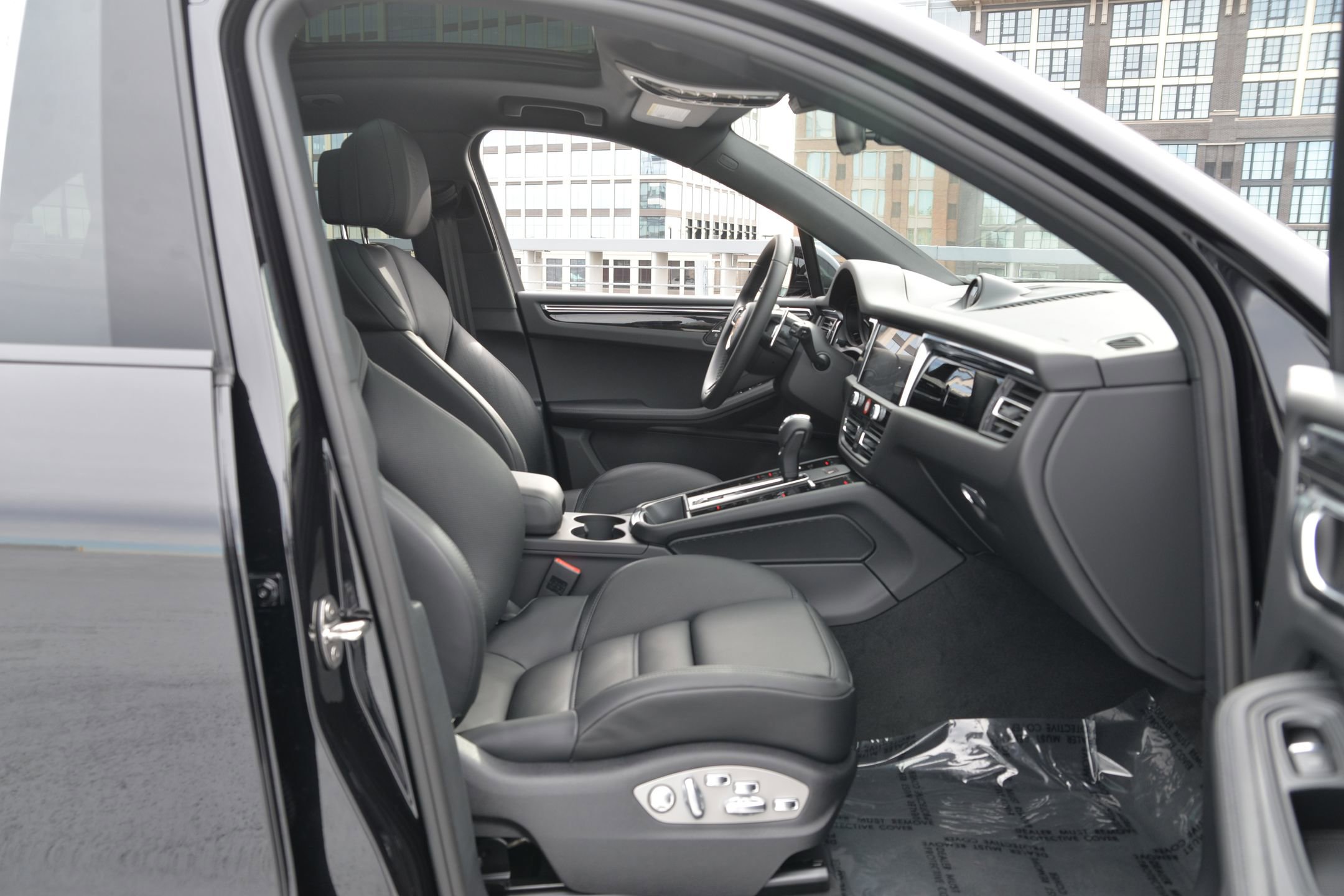 New 2026 Porsche Macan image 22