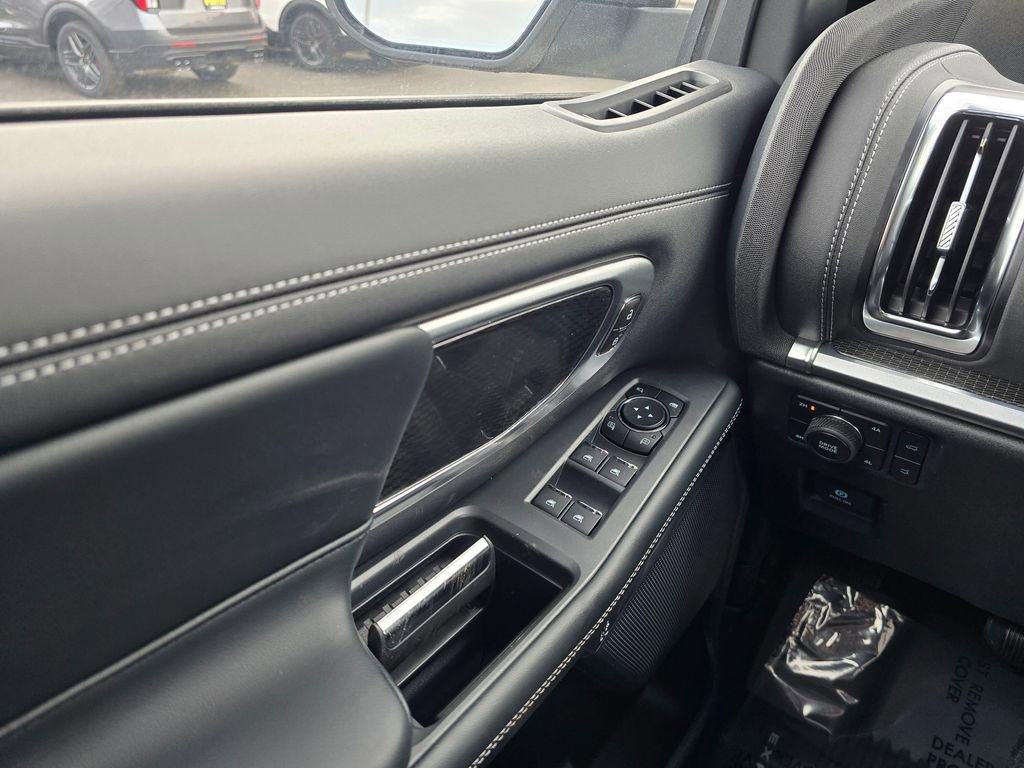 New 2026 Ford Expedition Platinum w/ Stealth Appearance Package image 24