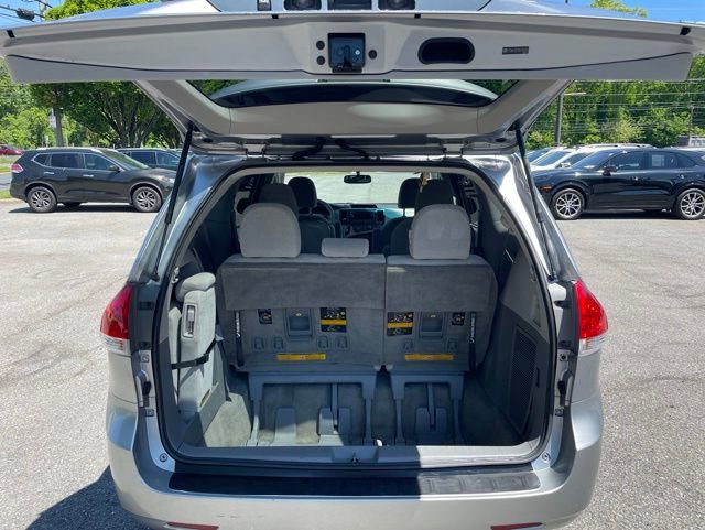 Used 2011 Toyota Sienna LE w/ Towing Pkg FWD image 17
