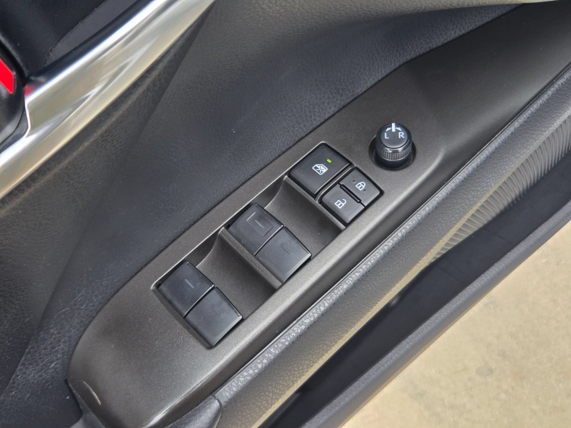 Used 2024 Toyota Camry SE w/ Convenience Package FWD image 20