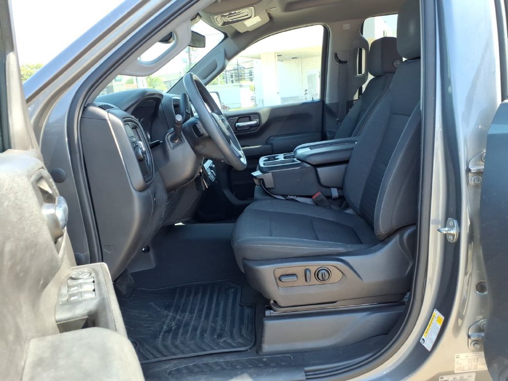Used 2022 Chevrolet Silverado 1500 Custom w/ LPO, Dark Essentials Package RWD image 17