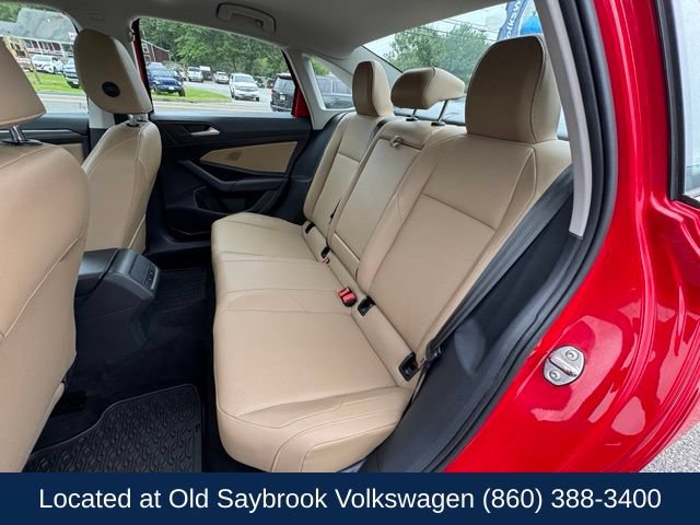 Used 2019 Volkswagen Jetta SEL w/ Cold Weather Package FWD image 11