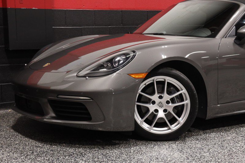 Used 2017 Porsche 718 Boxster RWD image 18