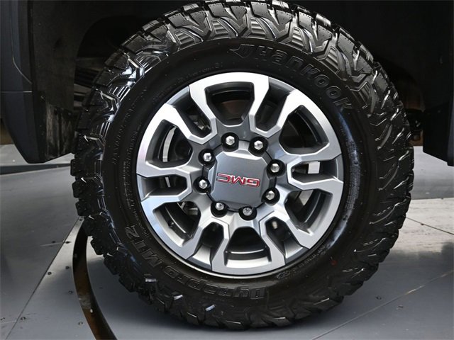 Used 2024 GMC Sierra 2500 AT4 w/ AT4 Premium Plus Package image 9