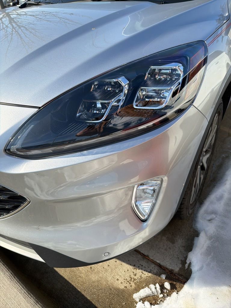 Used 2020 Ford Escape Titanium image 17