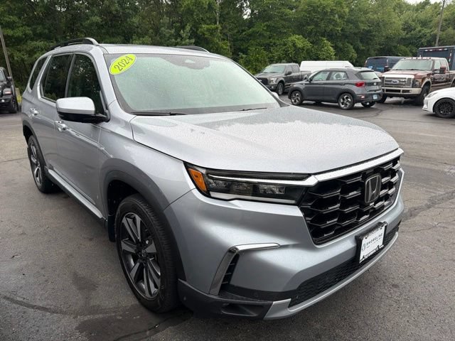 Used 2024 Honda Pilot Touring image 3