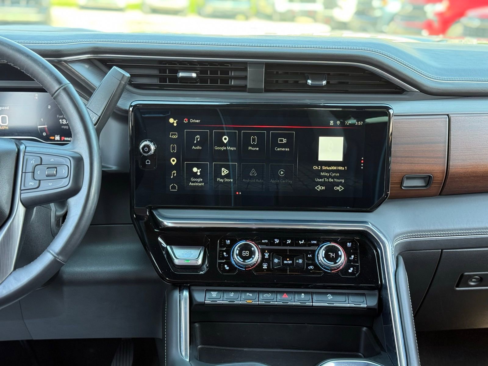 Used 2024 GMC Sierra 3500 Denali Ultimate AWD/4WD image 21