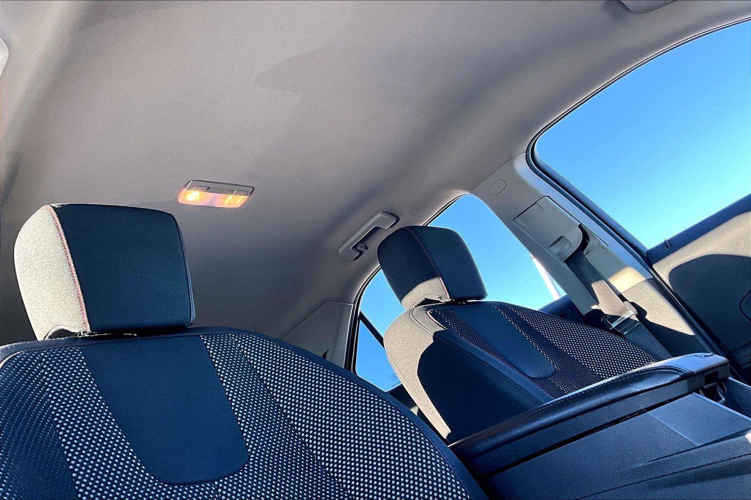 Used 2017 Chevrolet Equinox LT w/ Convenience Package image 23