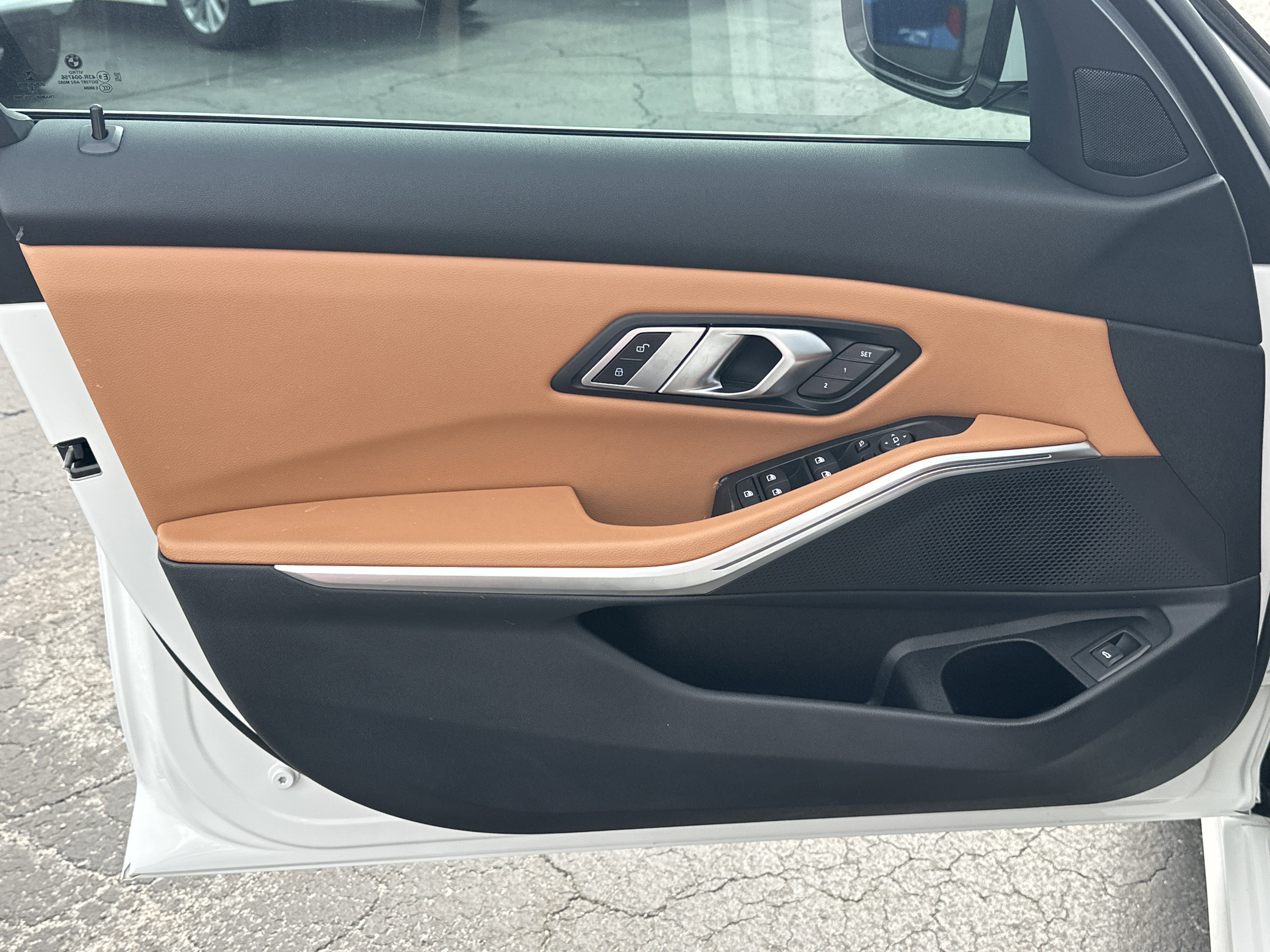 Used 2022 BMW 330i xDrive Sedan w/ Premium Package image 11