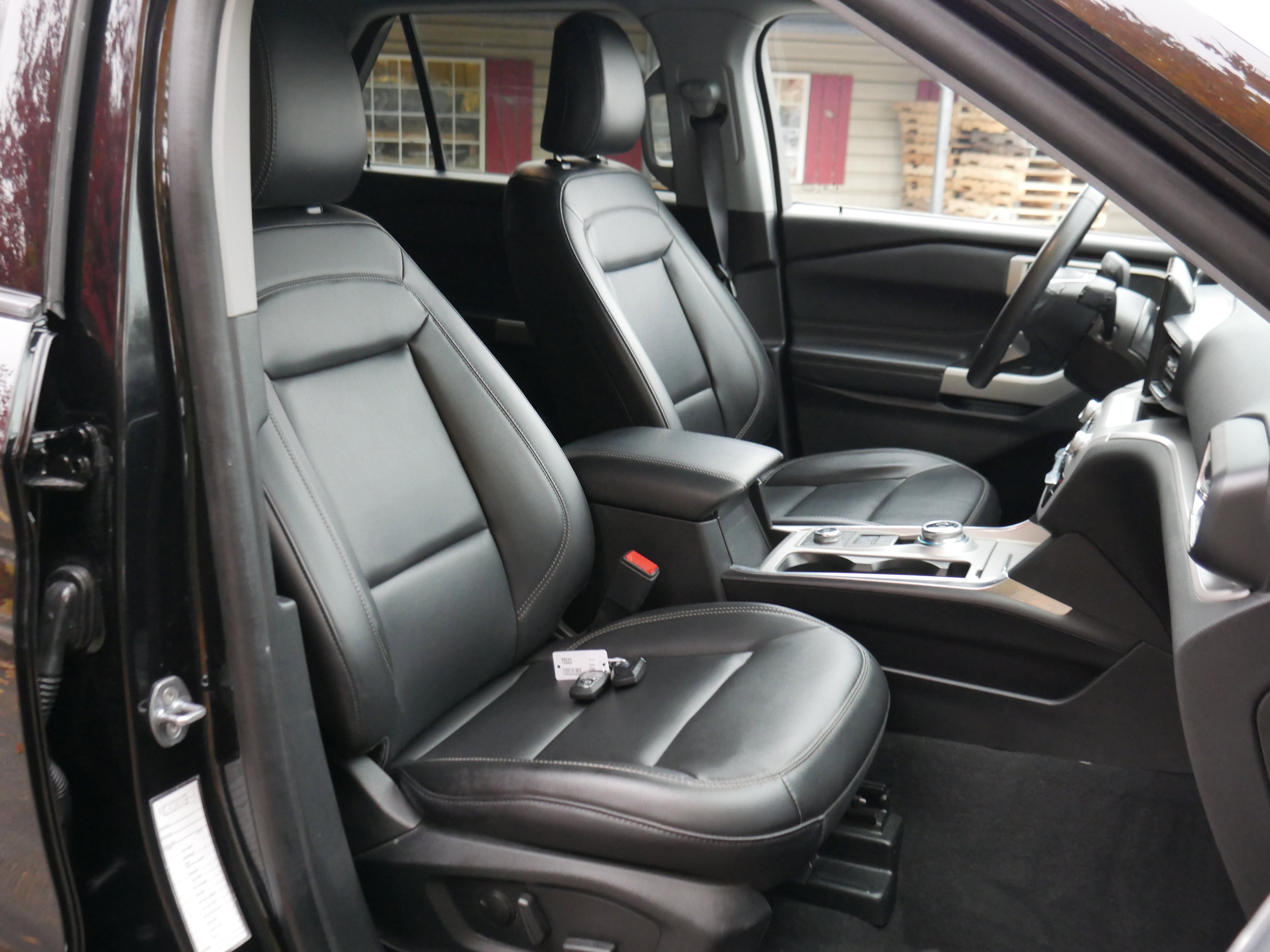 Certified 2024 Ford Explorer XLT w/ Equipment Group 202A image 26