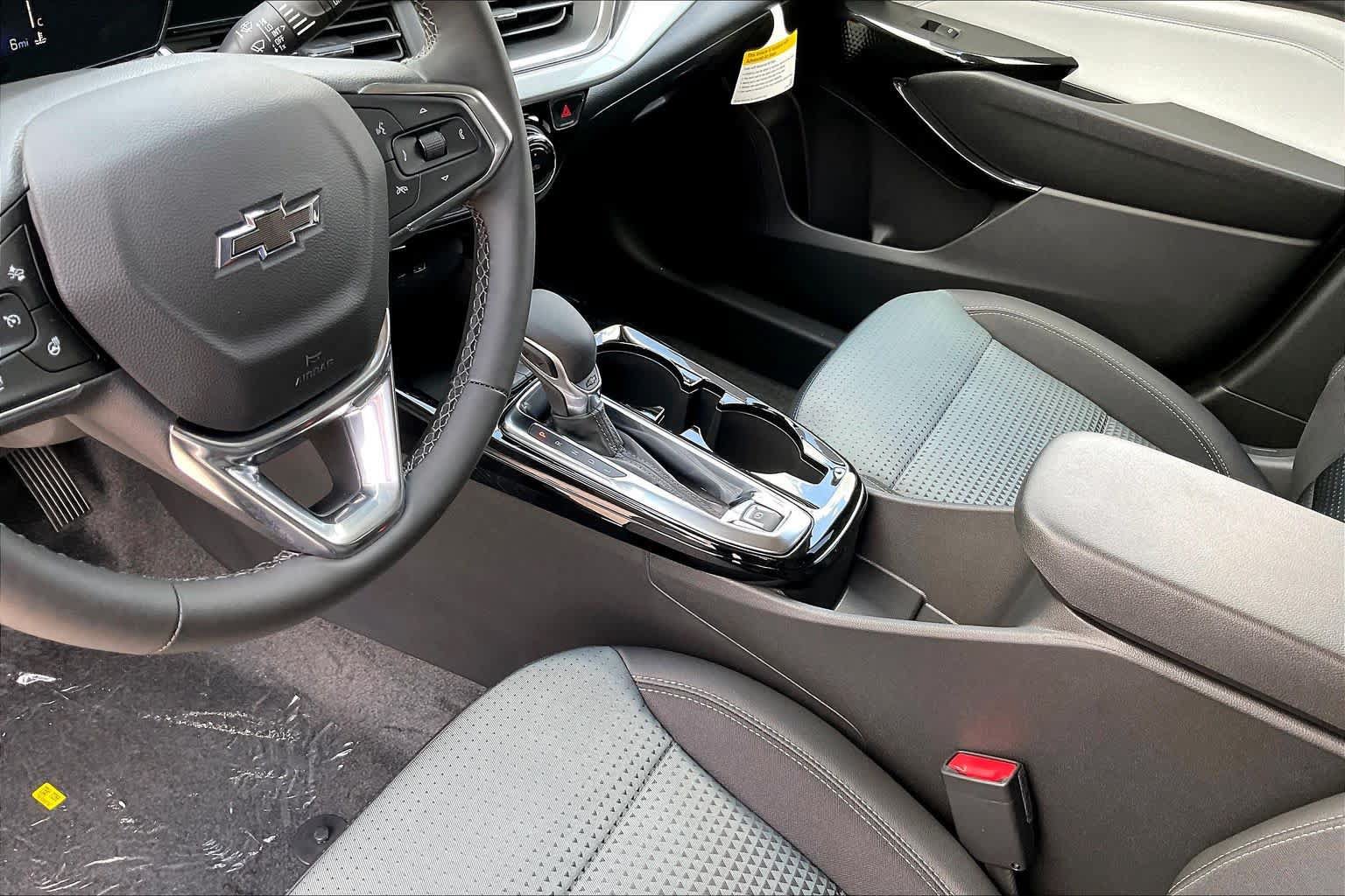 New 2026 Chevrolet Trax LT w/ Driver Confidence Package FWD image 8