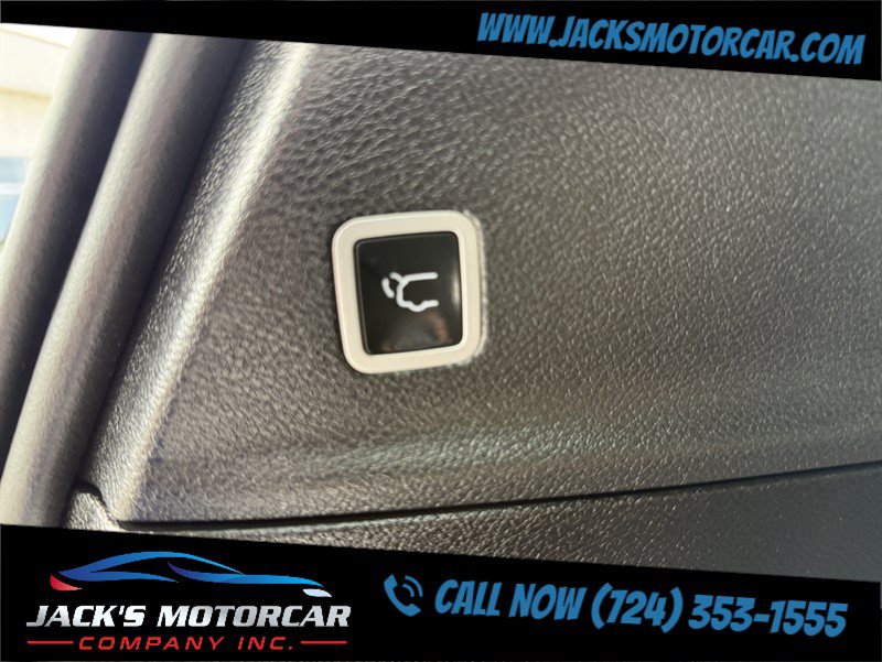 Used 2026 Chrysler Pacifica Limited FWD image 35