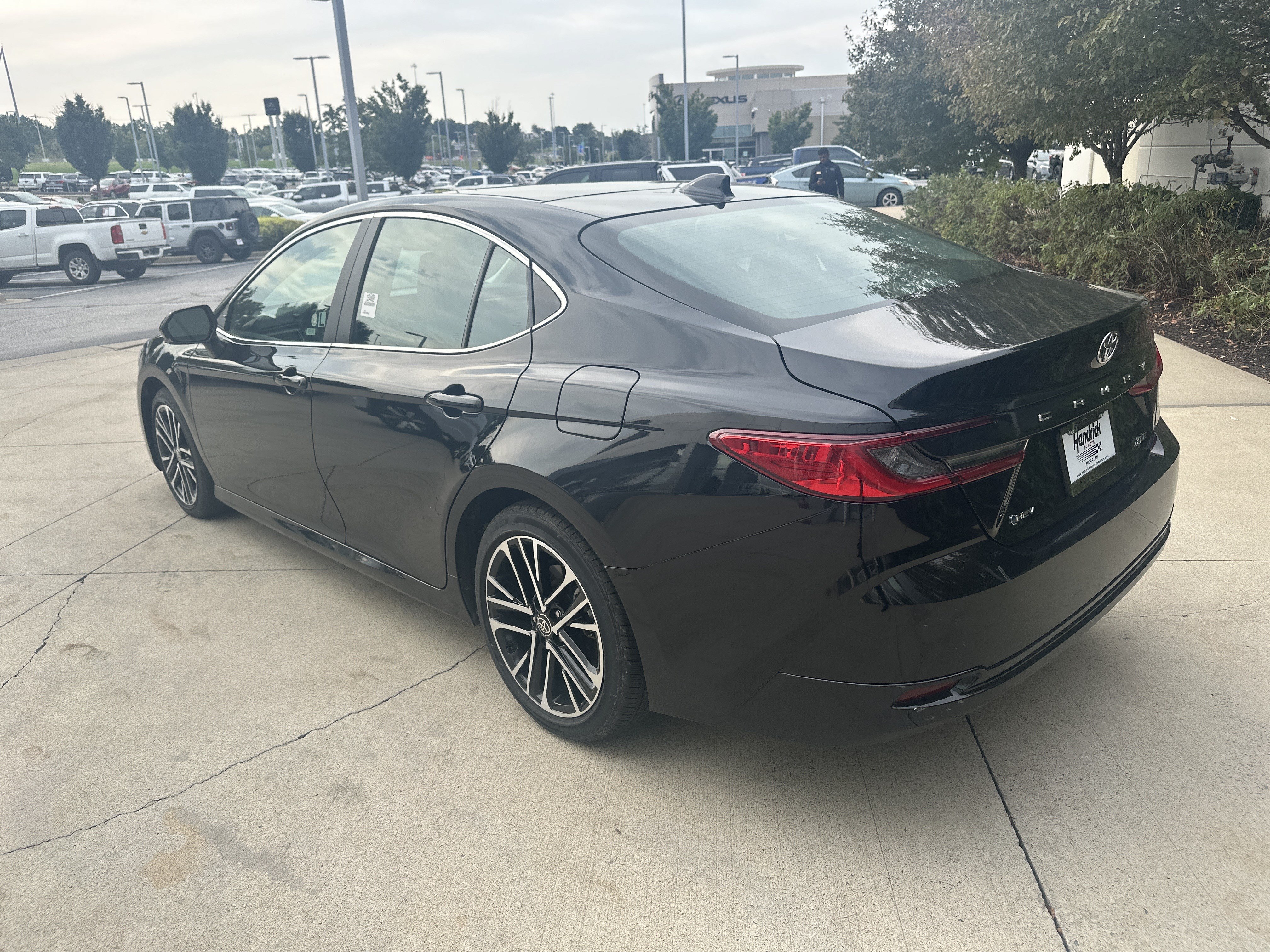 Used 2026 Toyota Camry XLE FWD image 7
