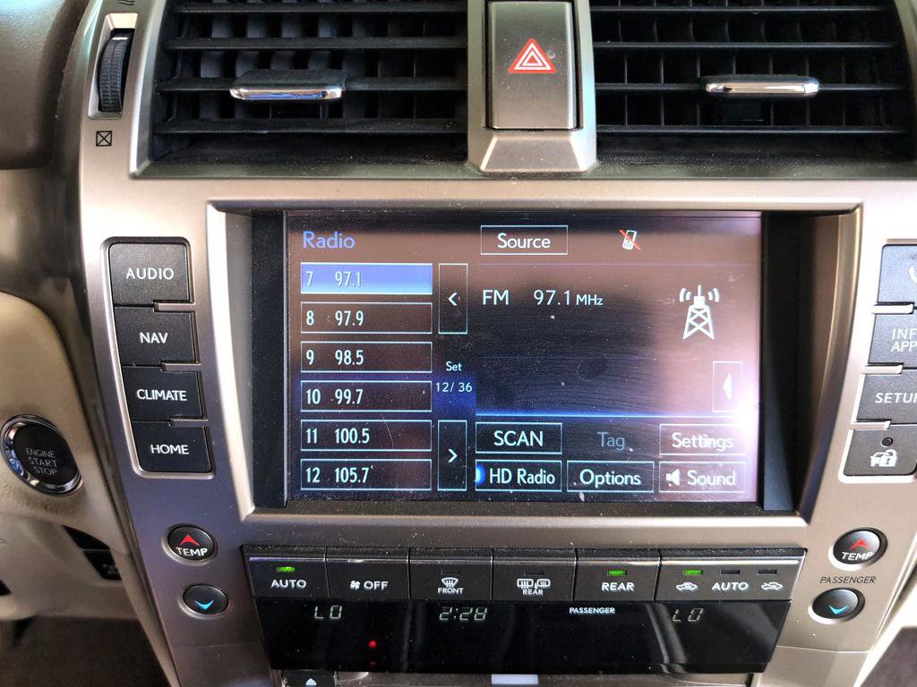 Used 2015 Lexus GX 460 w/ Premium Package AWD/4WD image 14