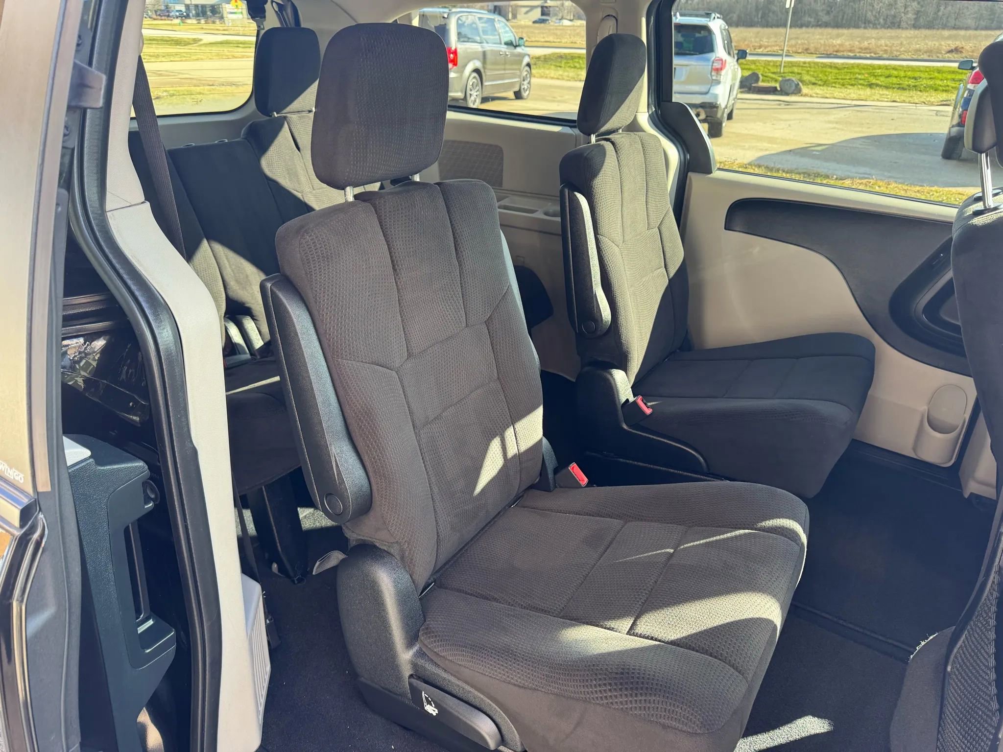 Used 2012 Dodge Grand Caravan SXT w/ Security Group image 14