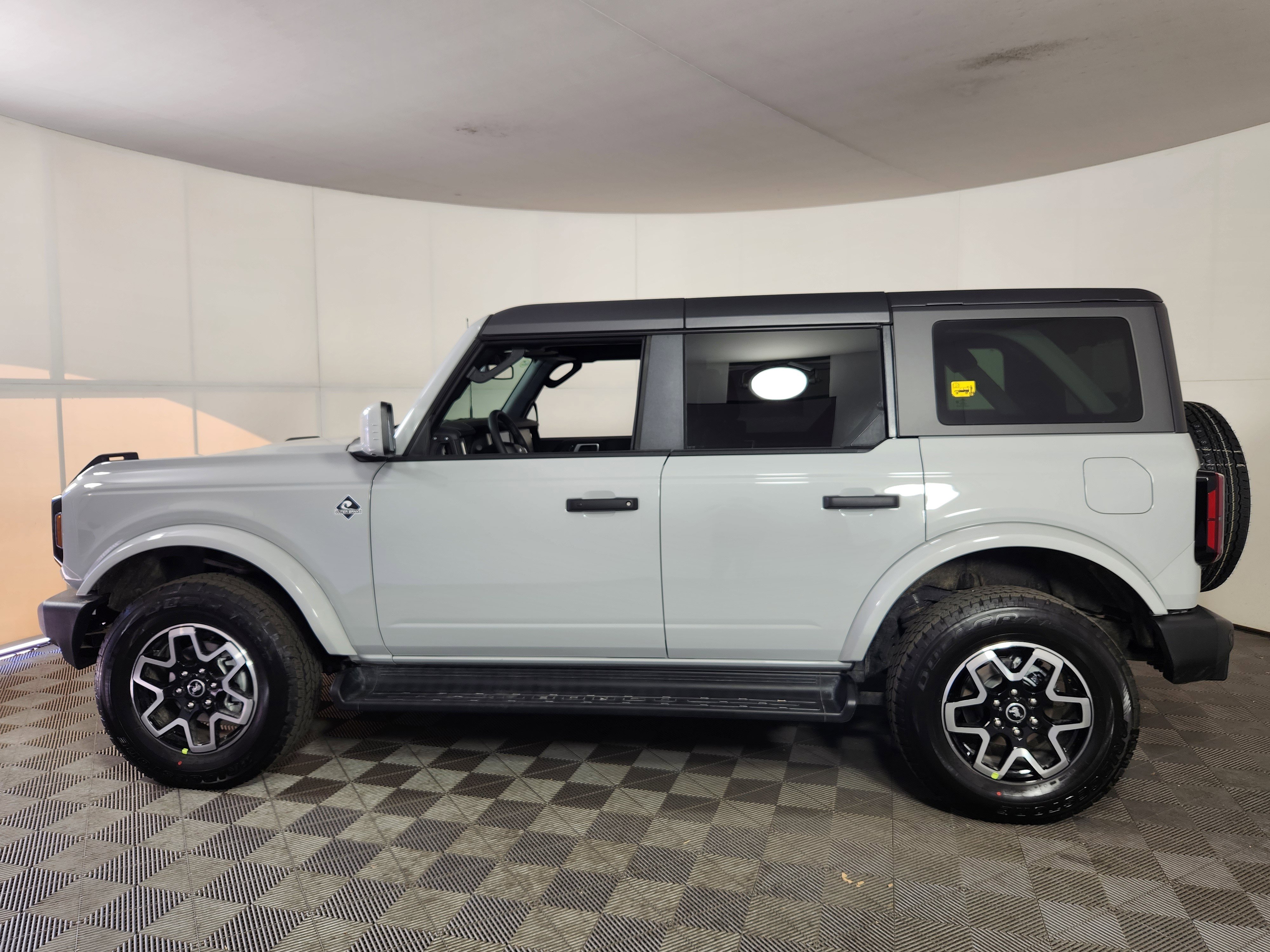 New 2026 Ford Bronco Outer Banks image 4