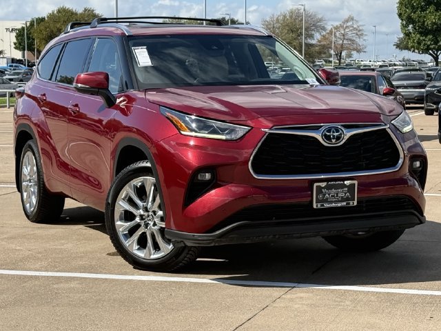 Used 2023 Toyota Highlander Limited AWD/4WD image 2