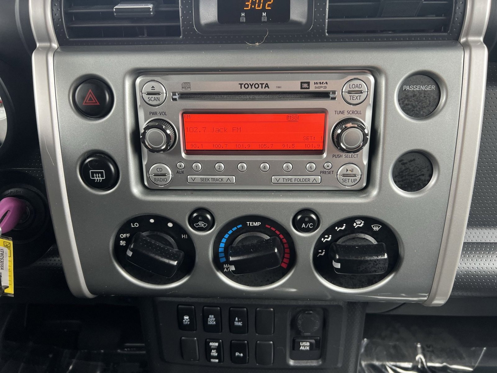 Used 2012 Toyota FJ Cruiser 4WD w/ Upgrade Pkg image 17
