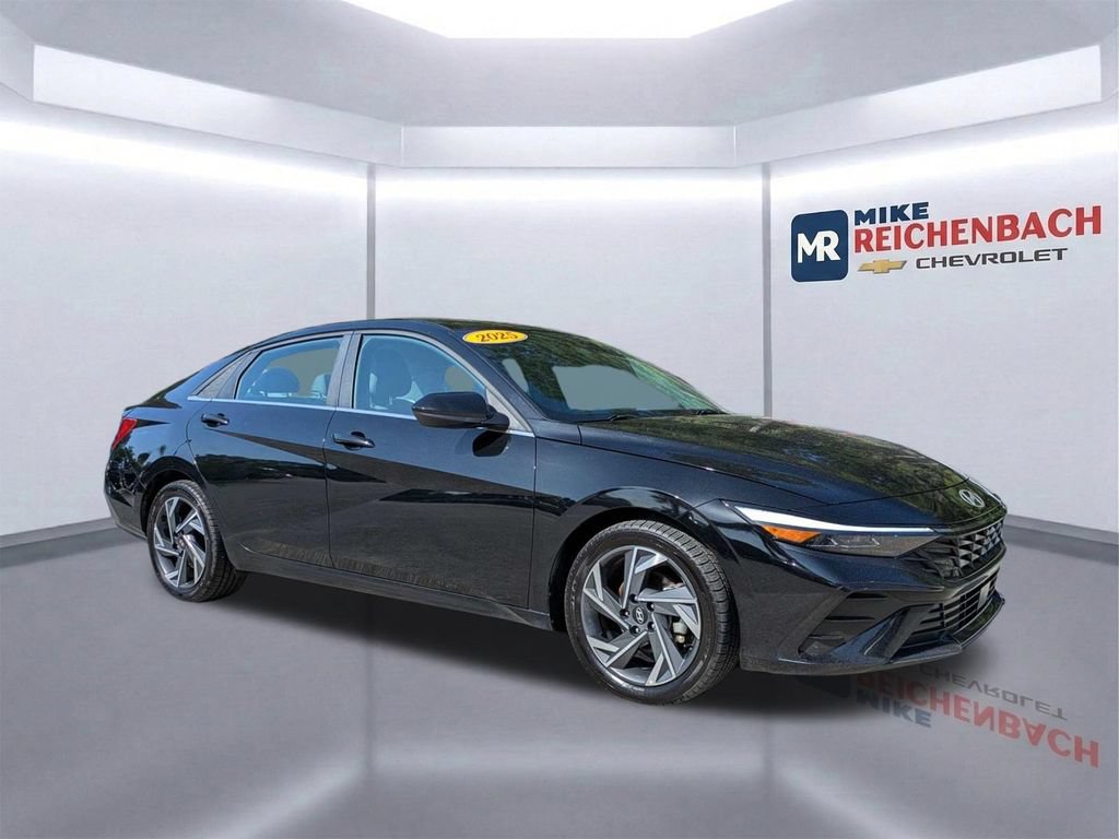 Used 2025 Hyundai Elantra SEL FWD video 2