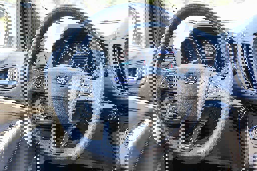 Used 2018 Ford Escape Titanium w/ Ford Safe & Smart Package image 16