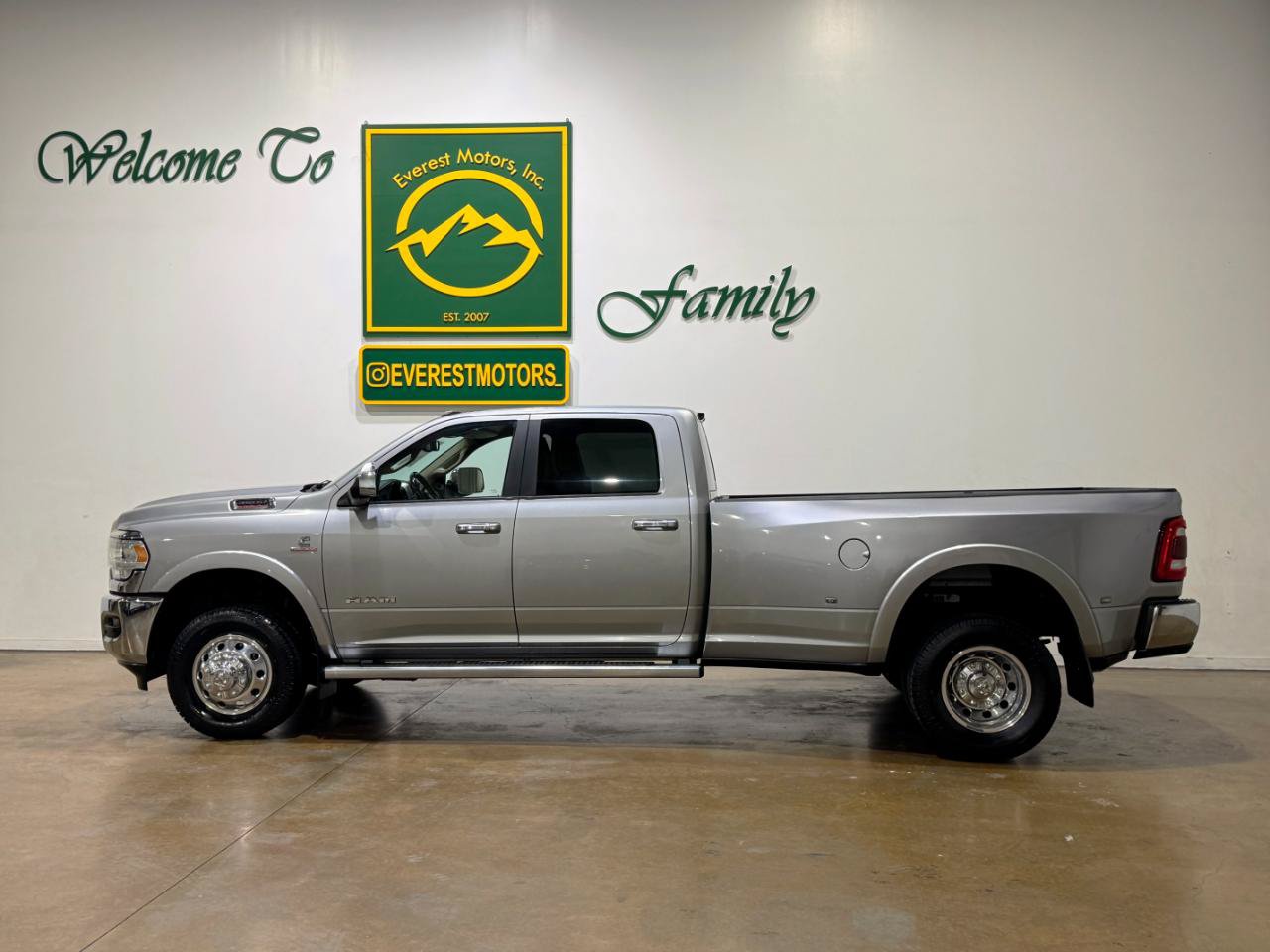 Used 2022 RAM 3500 Laramie AWD/4WD image 5