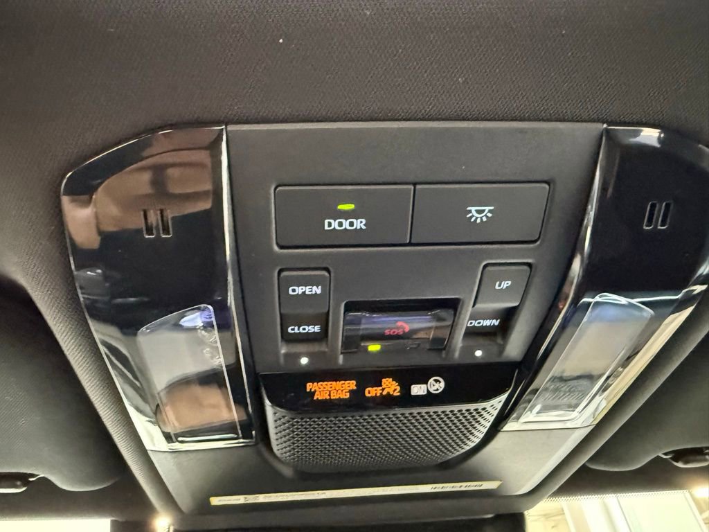 Used 2025 Lexus GX 550 w/ Accessory Package (32) AWD/4WD image 42