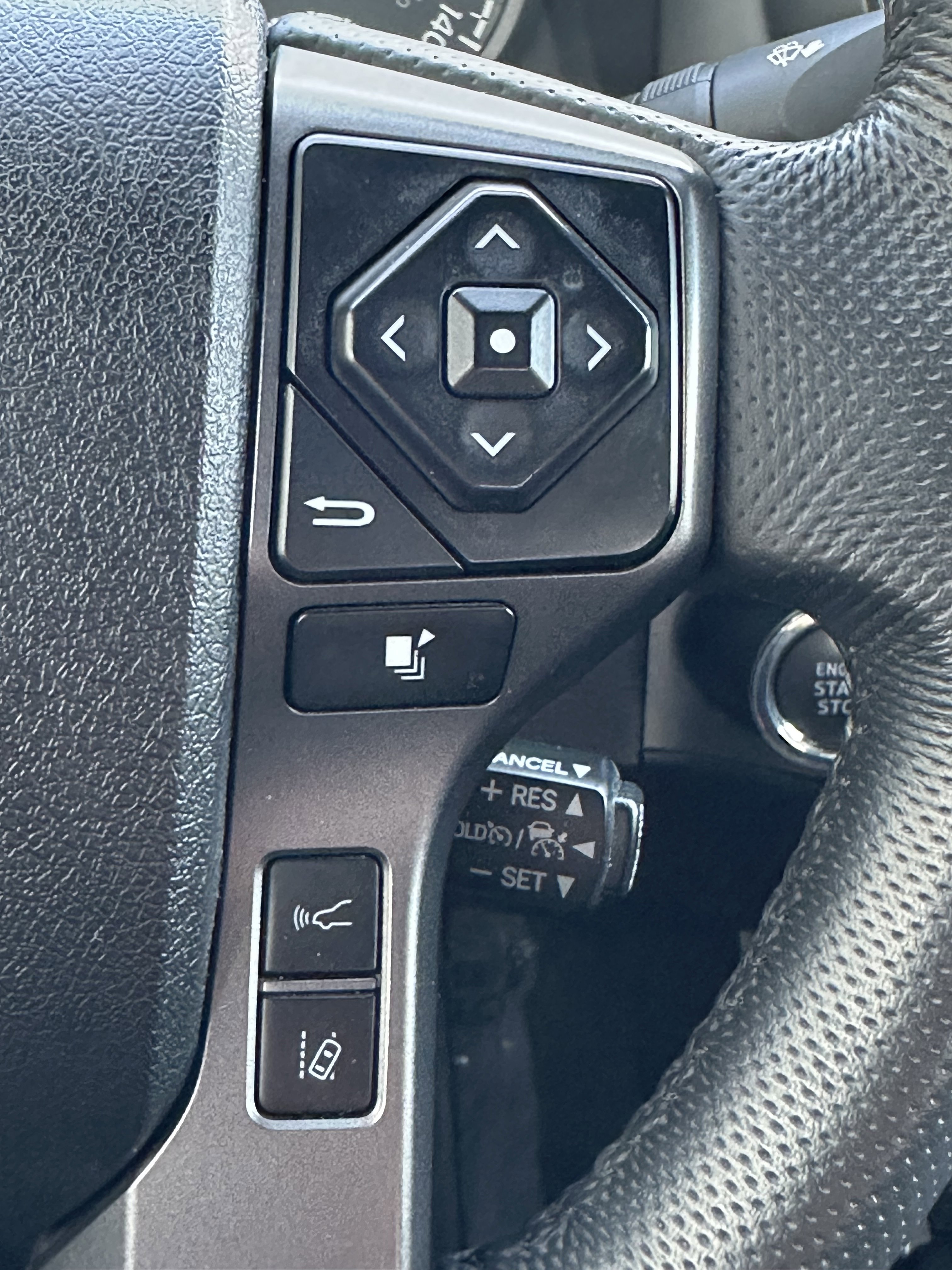 Used 2022 Toyota Tacoma TRD Off-Road image 39