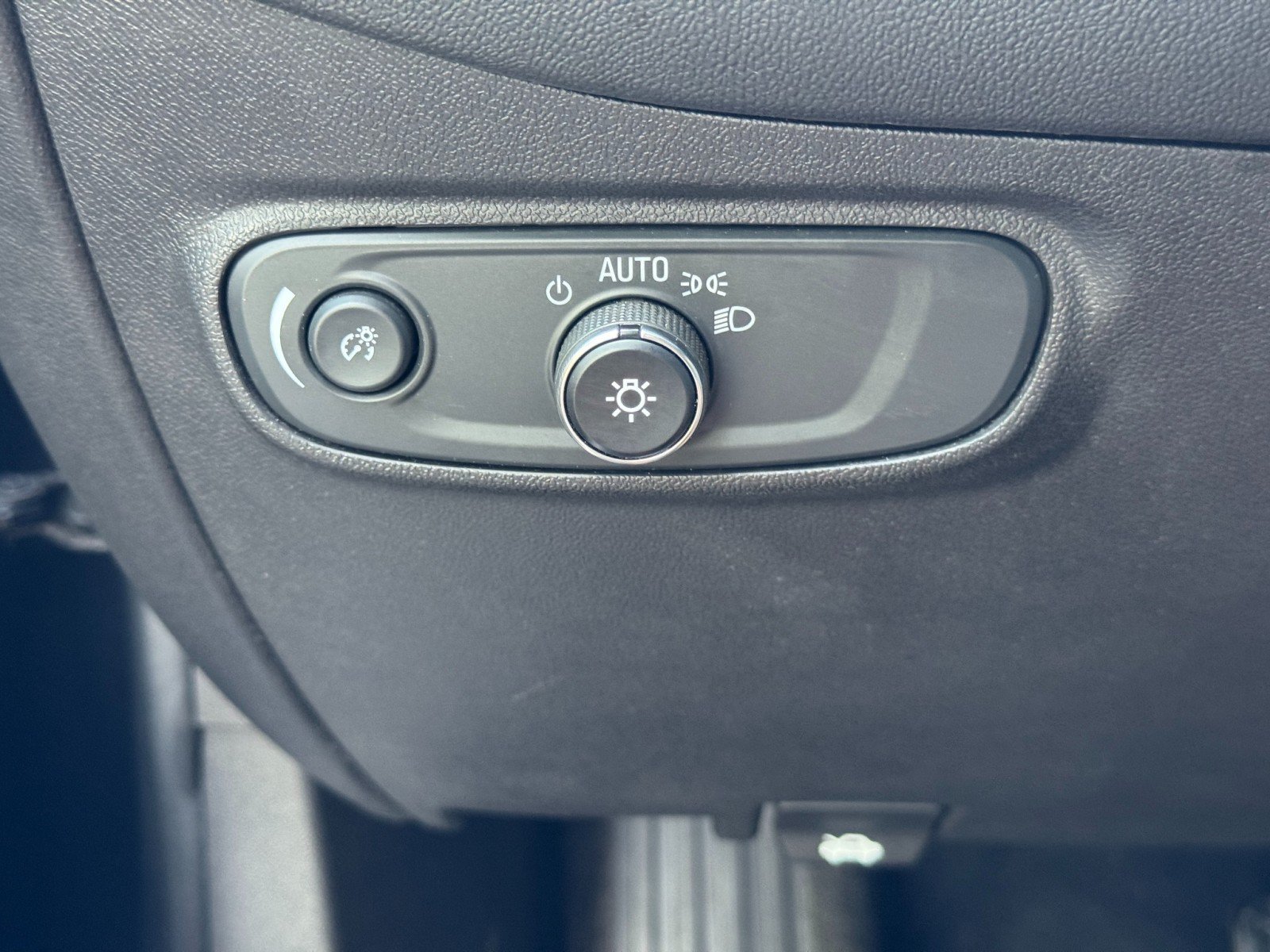 Used 2020 Chevrolet Equinox LS FWD image 15