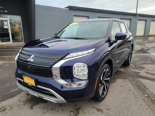 Used 2023 Mitsubishi Outlander SE