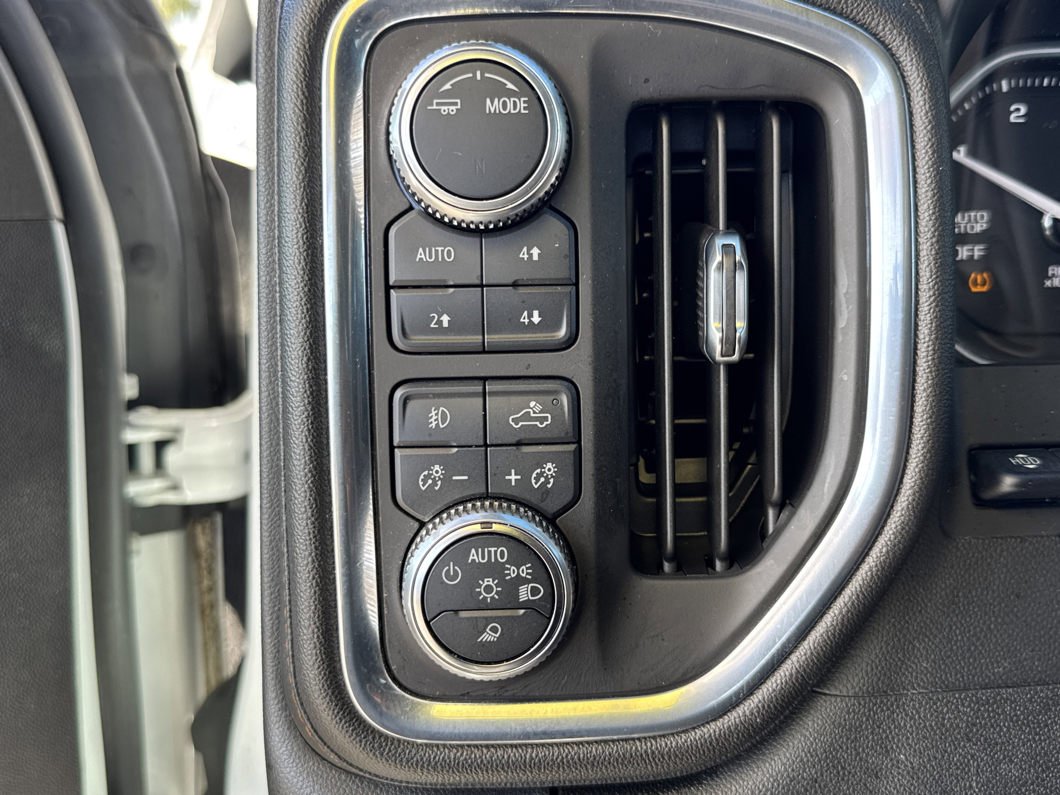 Used 2021 GMC Sierra 1500 AT4 w/ AT4 Premium Package image 18