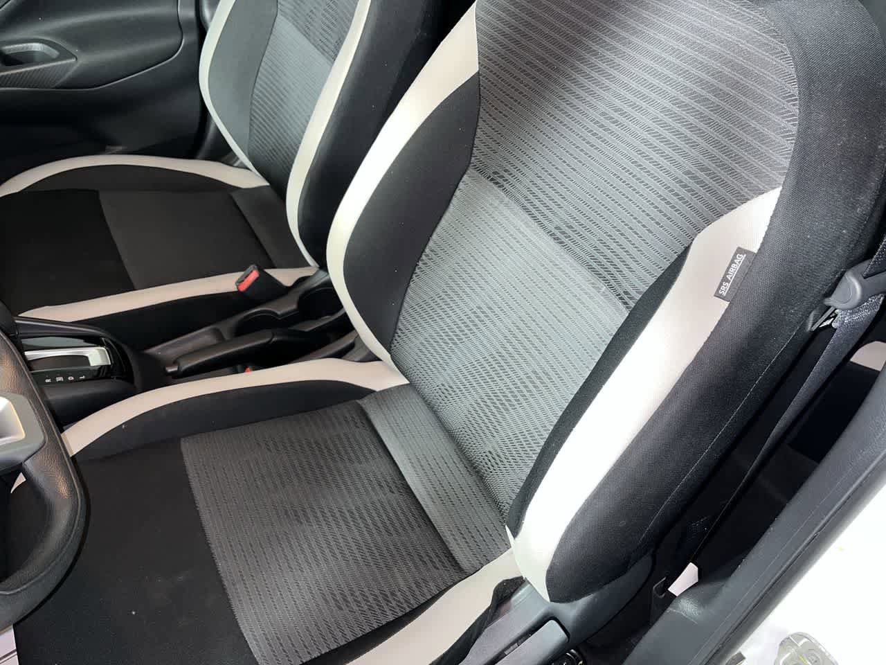 Used 2022 Nissan Versa SV FWD image 15