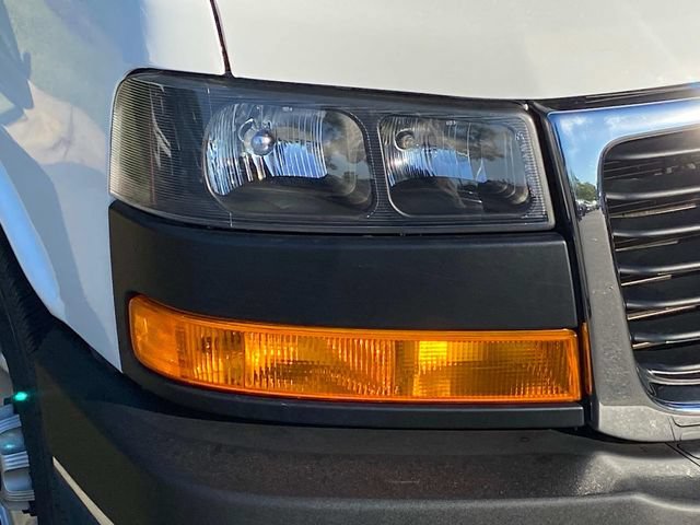 Used 2025 GMC Savana 2500 w/ Driver Convenience Package RWD image 4