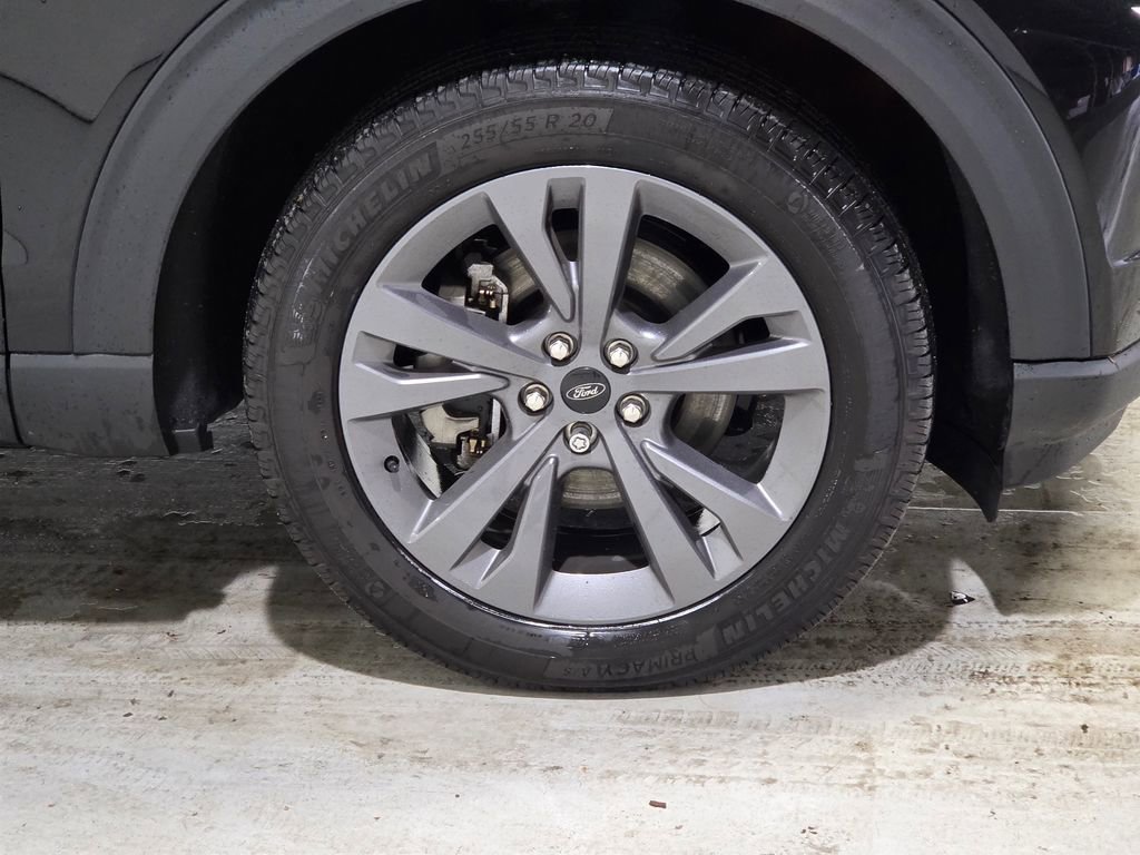 Used 2023 Ford Explorer XLT w/ Equipment Group 202A image 11