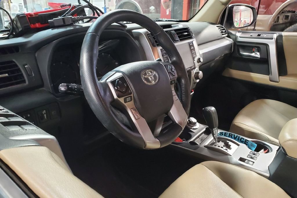 Used 2020 Toyota 4Runner SR5 Premium AWD/4WD image 9