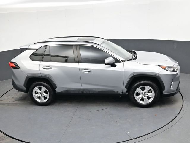 Used 2019 Toyota RAV4 XLE image 18