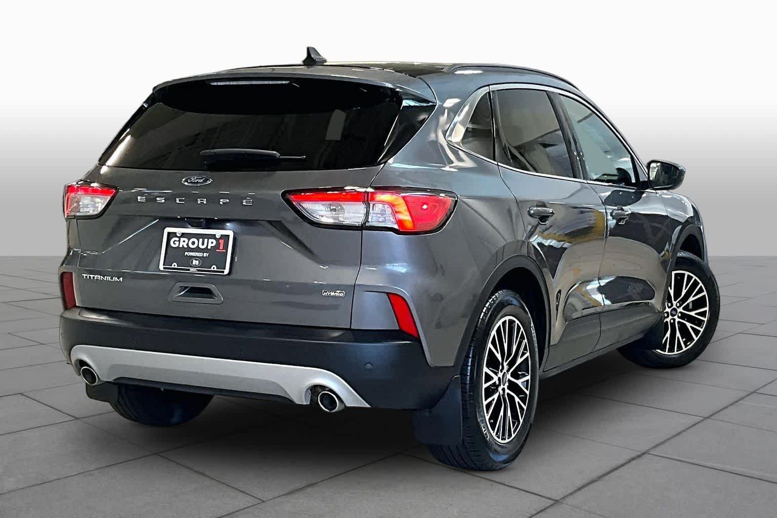 Used 2022 Ford Escape Titanium FWD image 13