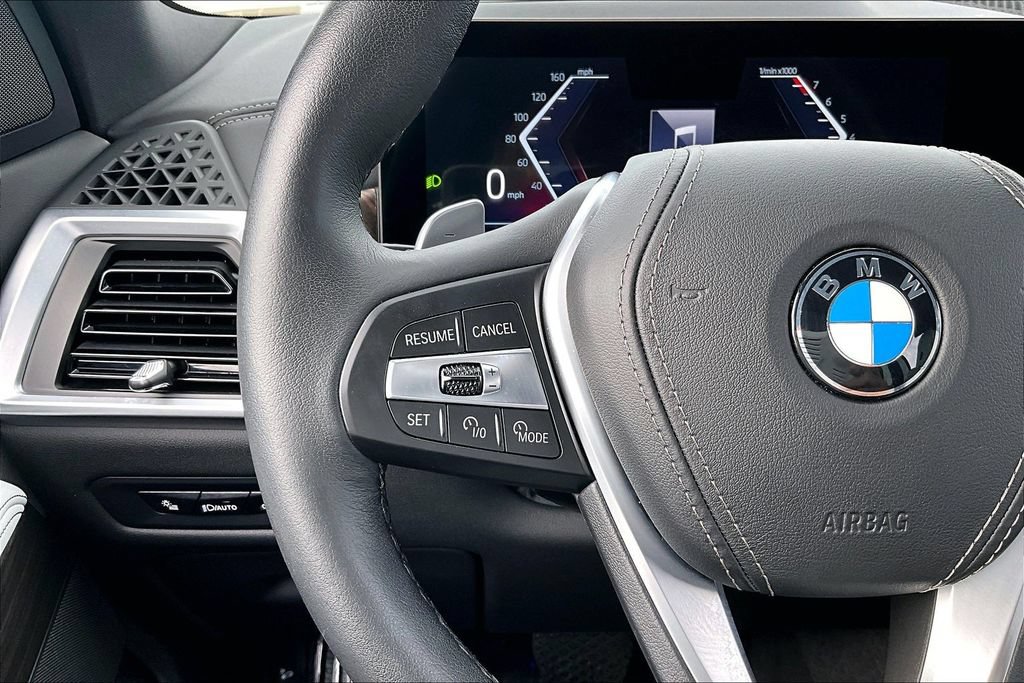 Used 2025 BMW X5 xDrive40i w/ Parking Assistance Package AWD/4WD image 11