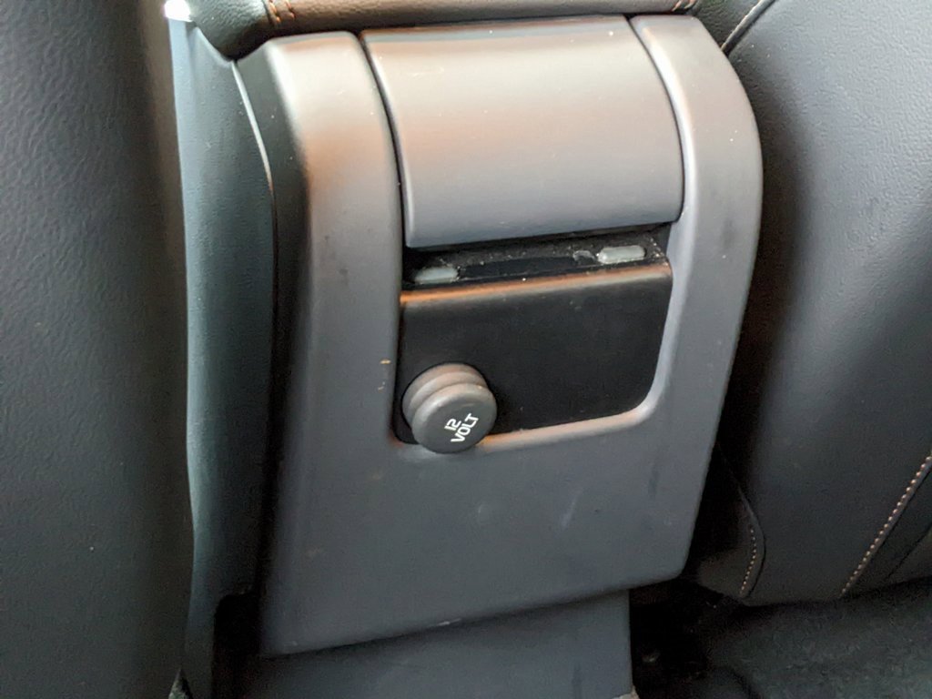 Used 2016 Volvo V60 T5 Cross Country Platinum image 24