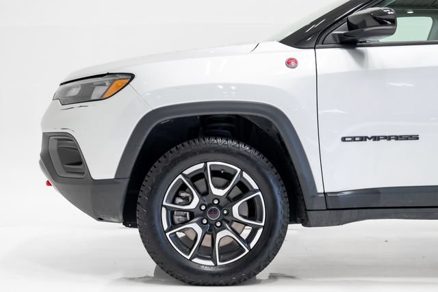 Certified 2025 Jeep Compass Trailhawk AWD/4WD image 33