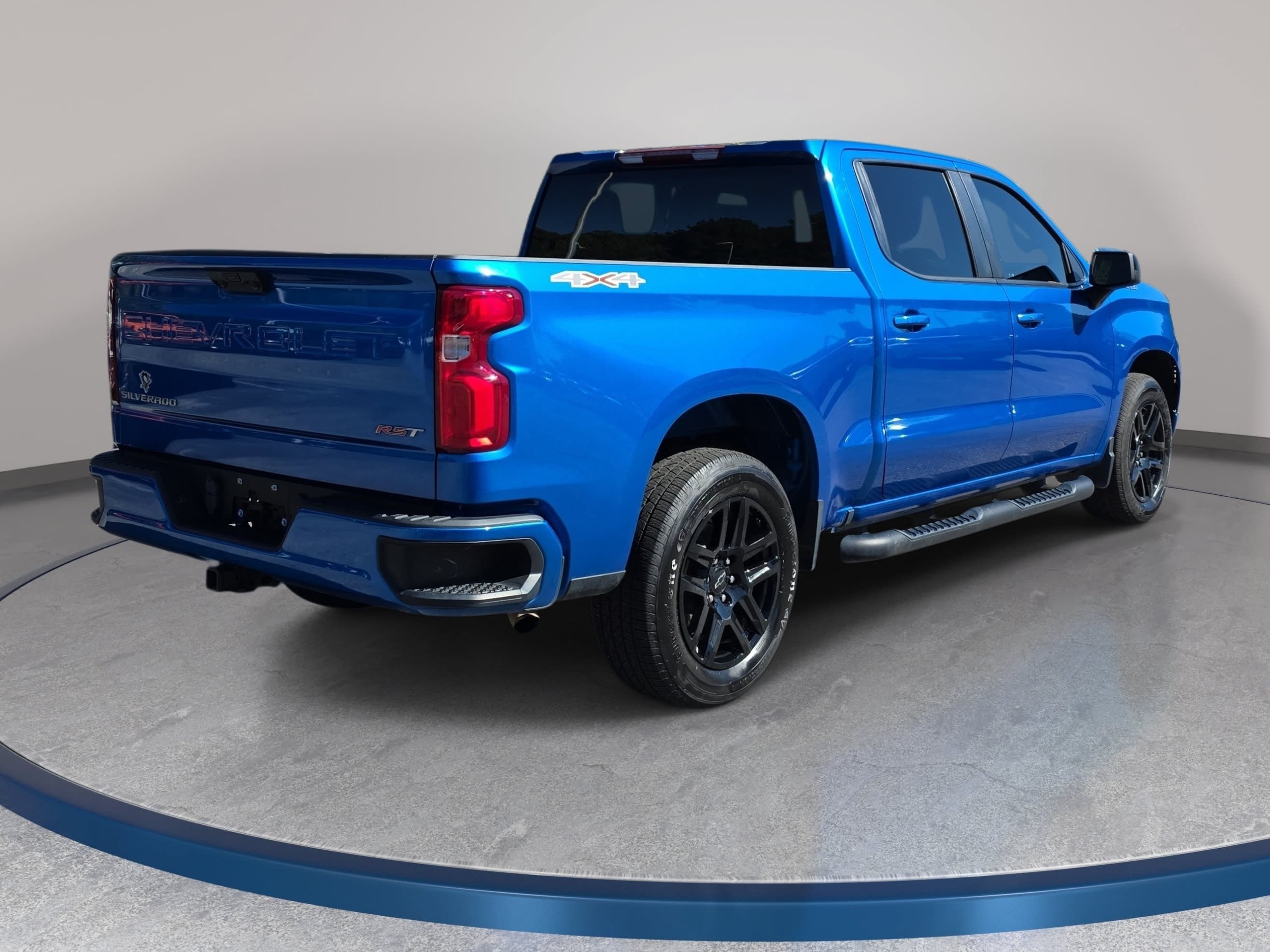 Used 2024 Chevrolet Silverado 1500 RST AWD/4WD image 5