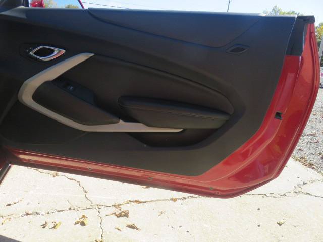 Used 2019 Chevrolet Camaro LT RWD image 17