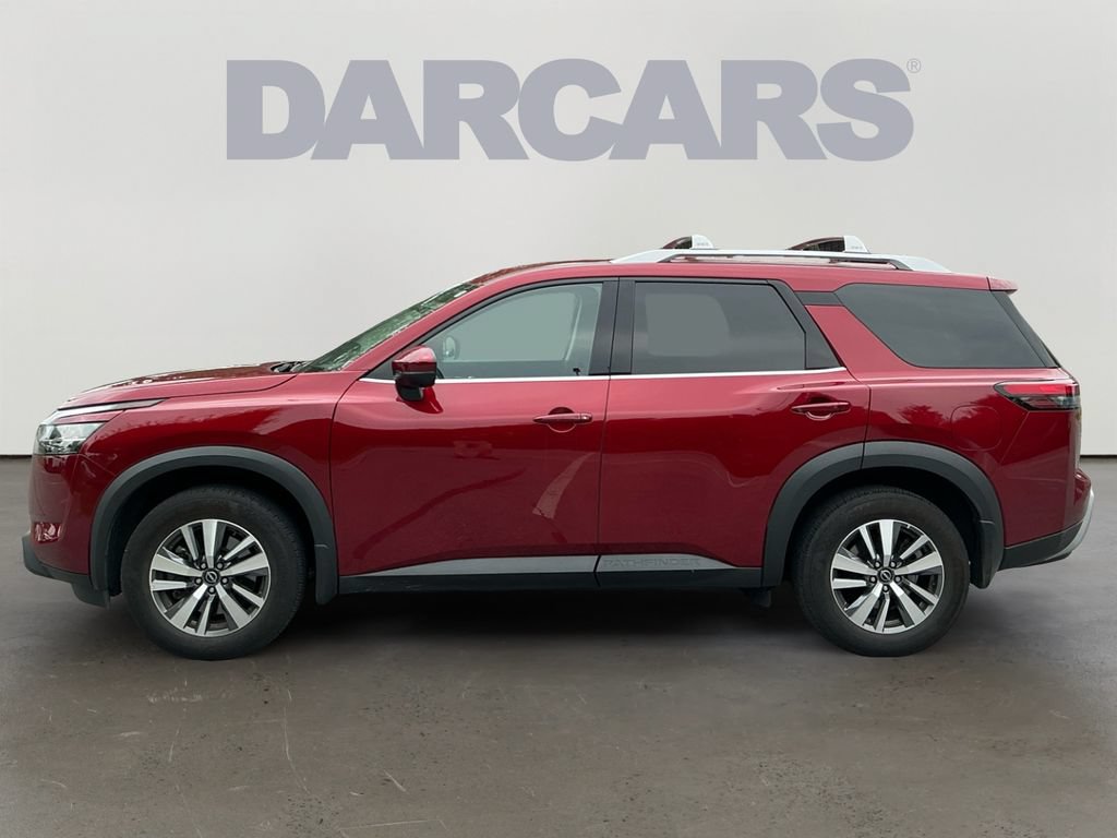 Used 2024 Nissan Pathfinder SL AWD/4WD image 4