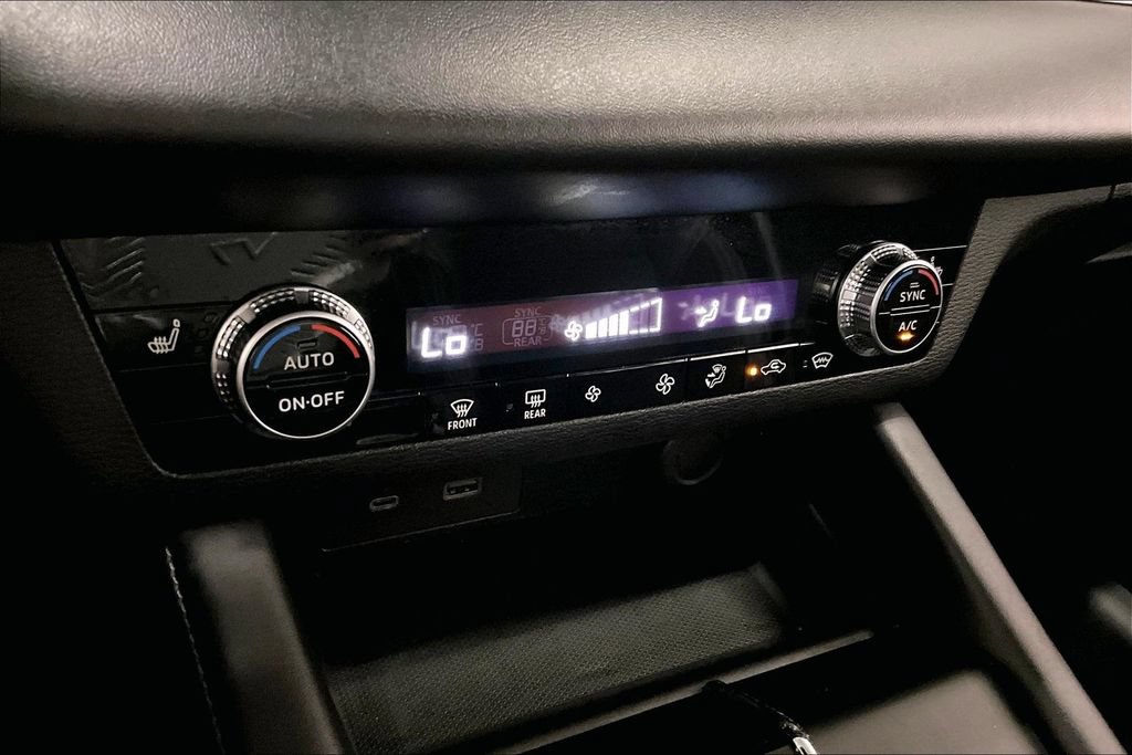 Used 2023 Mitsubishi Outlander SE Black Edition AWD/4WD image 15
