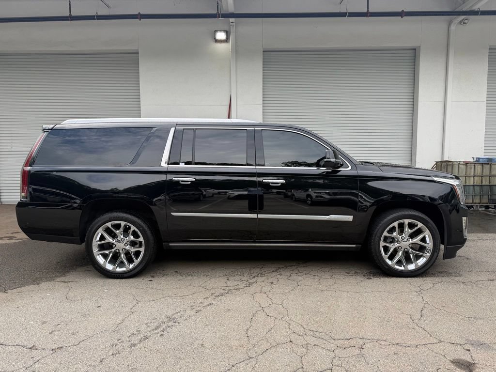 Used 2019 Cadillac Escalade ESV Platinum AWD/4WD image 4
