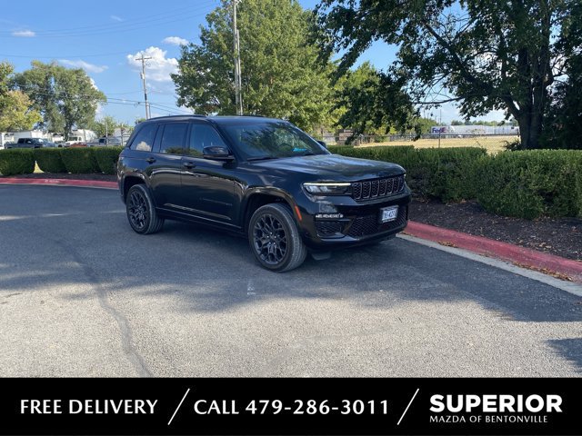 Used 2023 Jeep Grand Cherokee Summit w/ Advanced Protech Group IV AWD/4WD image 1