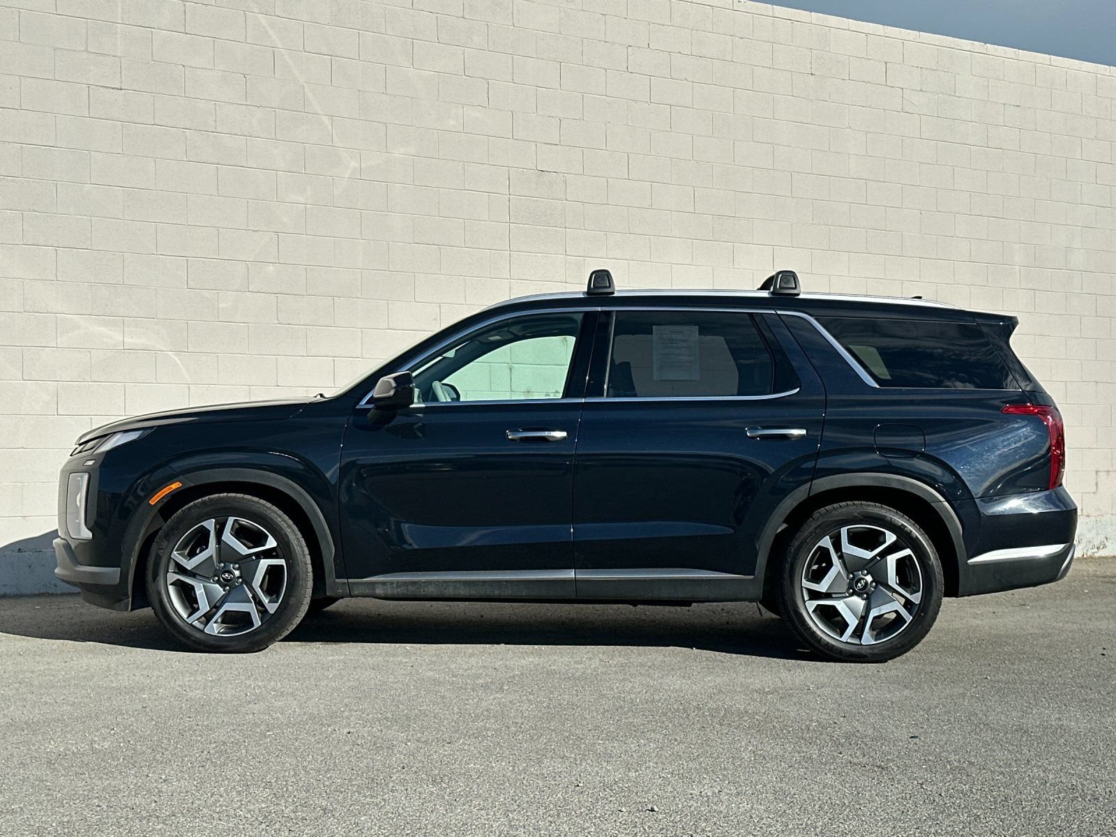 Used 2023 Hyundai Palisade Limited AWD/4WD image 6