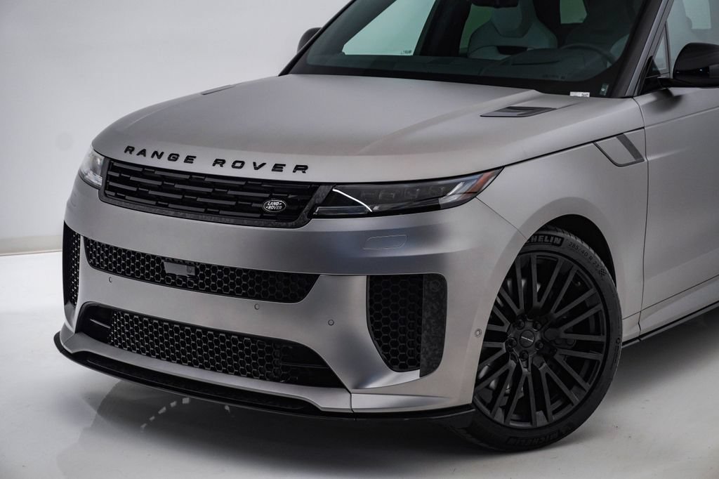 Used 2026 Land Rover Range Rover Sport SV AWD/4WD image 4